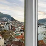Exclusive Overlooking The Fjord * 卑爾根